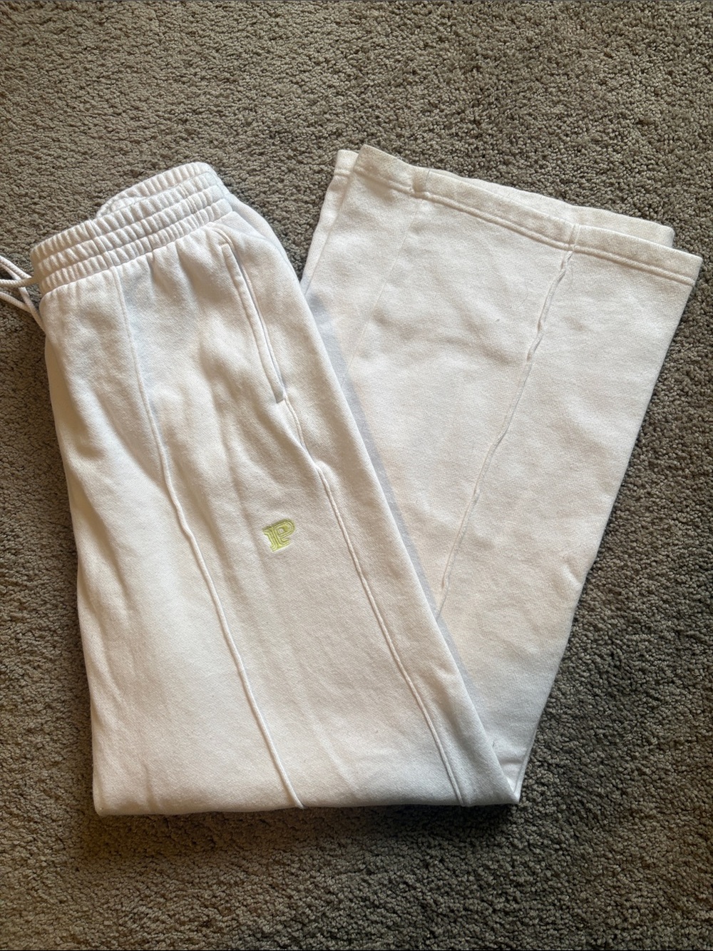 L wide pink Victoria’s Secret white sweatpants Subtle Embroidered “P” Detail